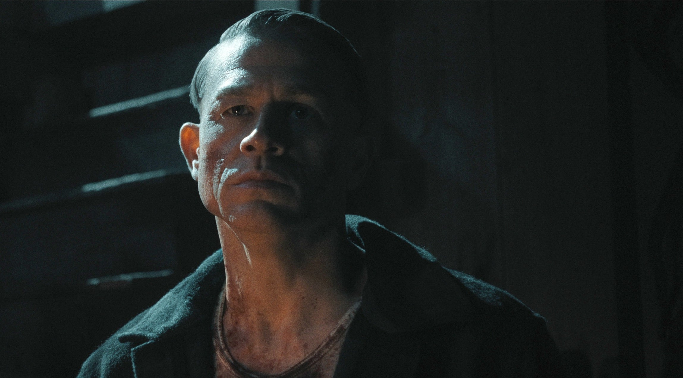 Charlie Hunnam Just Revealed How He Coped With The Mental Turmoil Of Playing Real-Life Killer Ed Gein, And It’s Unbelievably Wholesome — image 9