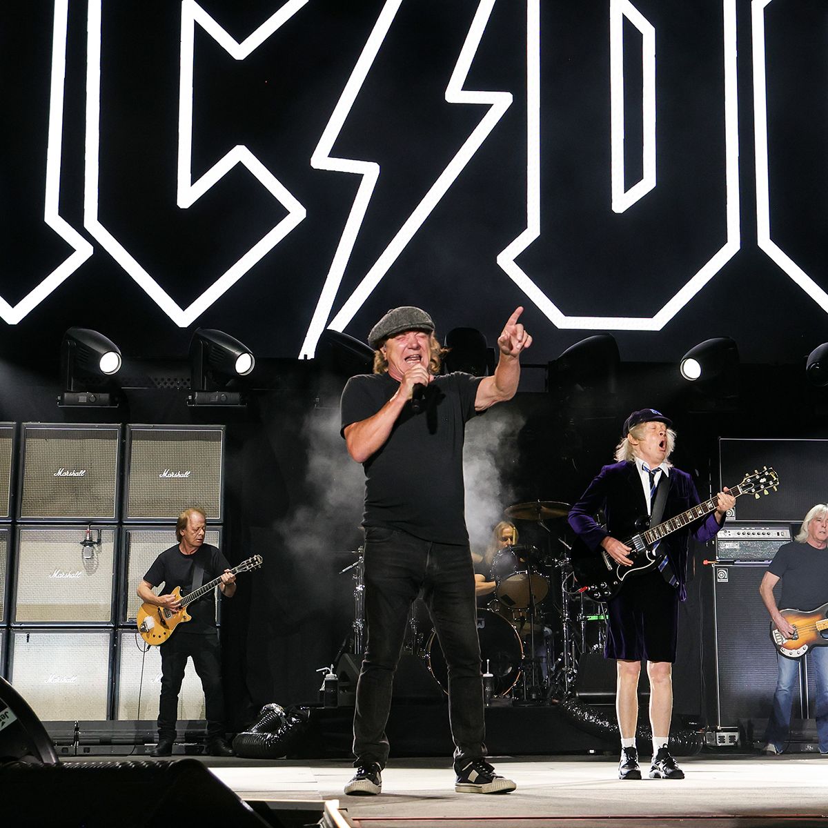 AC/DC Pop-Up Shops Coming to Montréal, Toronto and Winnipeg — image 2