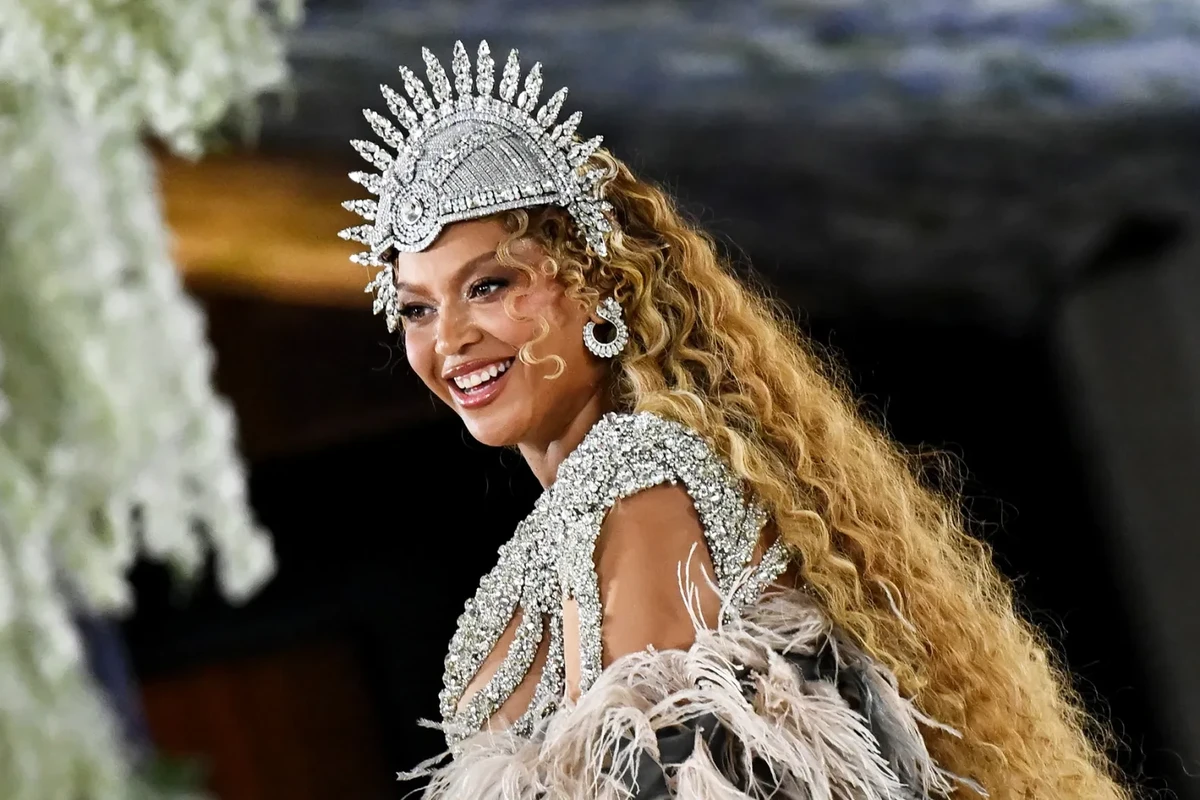 Beyonce’s ‘B’Day’ Reissue Includes B Sides, Spanish Versions, ‘Donk’ Packaged to the Left, to the Left — image 6