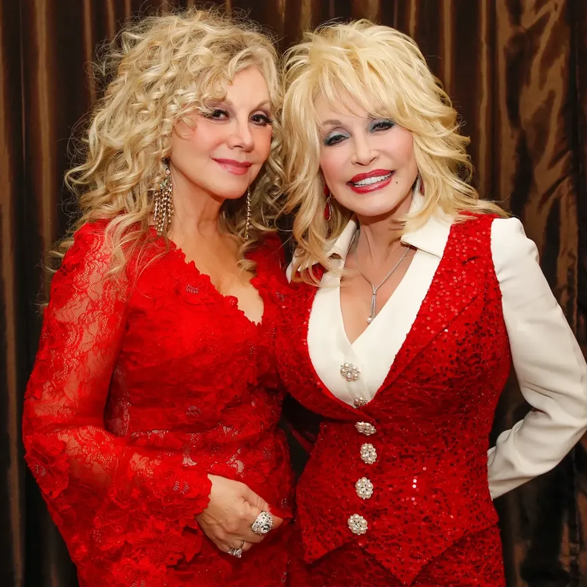 Dolly Parton’s Sister Stella Honors Singer: ‘Dolly Loved the World and Everyone in It’ — image 2