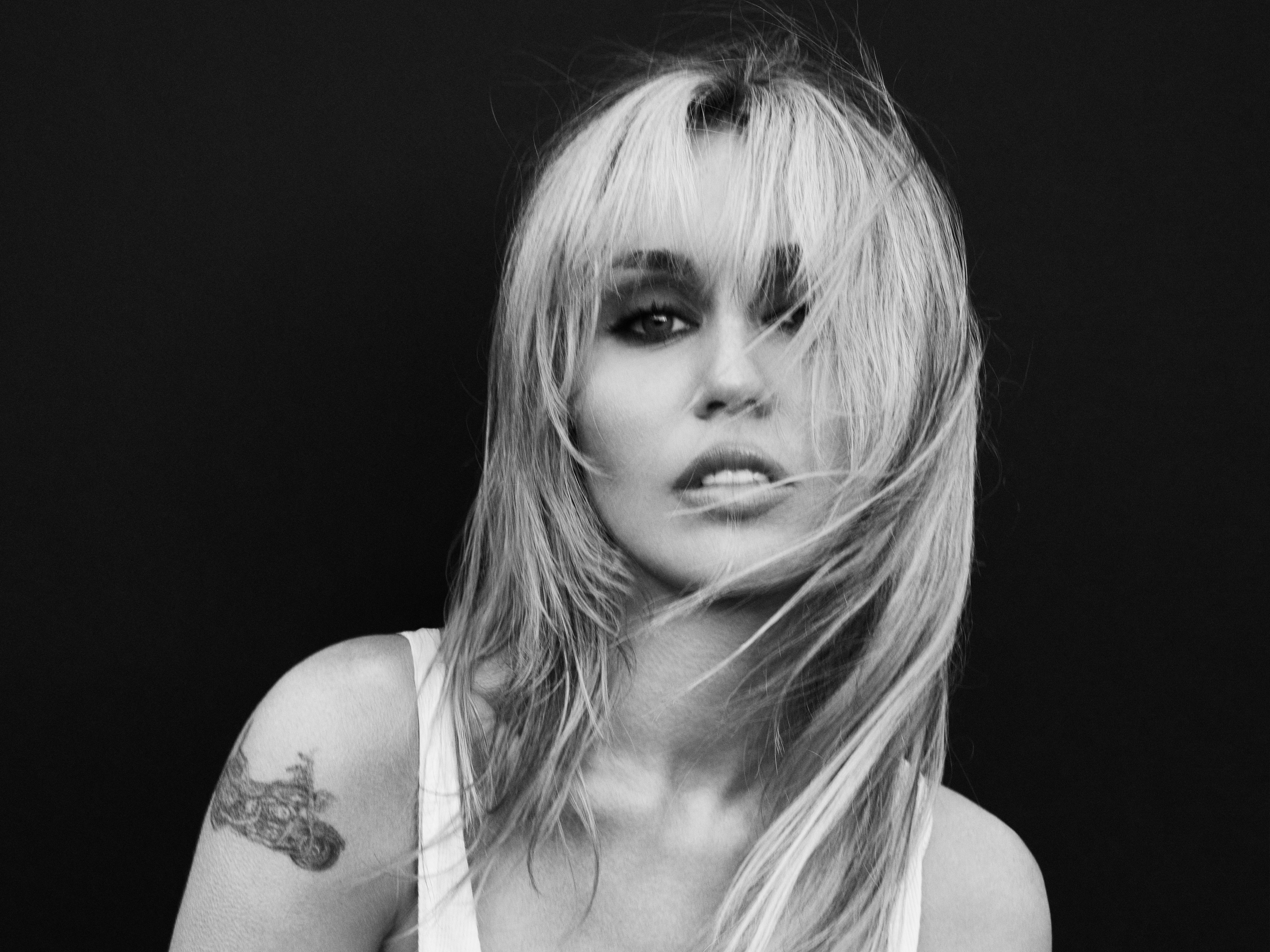 Miley Cyrus Rebrands as Miley, Reveals New Album Bass Persuades — image 2