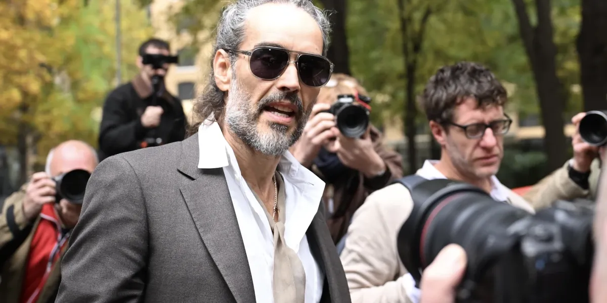 Closing Arguments Begin in Russell Brand’s U.K. Rape Trial
